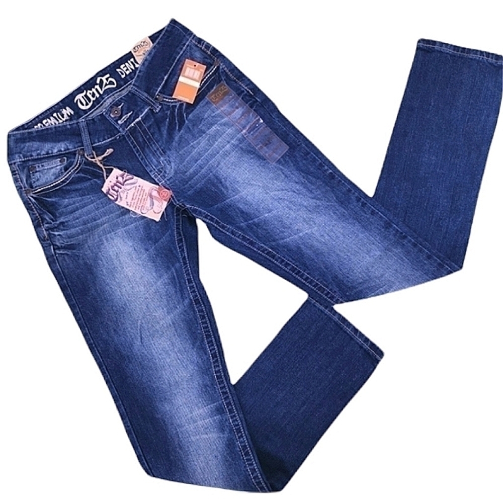 NWT Ten25 Women's 9/10 Embroidered Blue Jeans